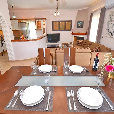 Casa Artemisia Near The Beach Βαρυπατάδες